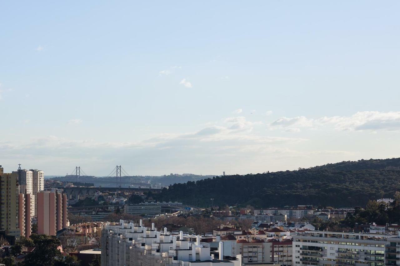 Skyscraper Riverview Lisbon With Indoor Pool 外观 照片