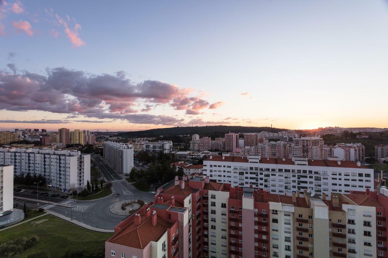Skyscraper Riverview Lisbon With Indoor Pool 外观 照片