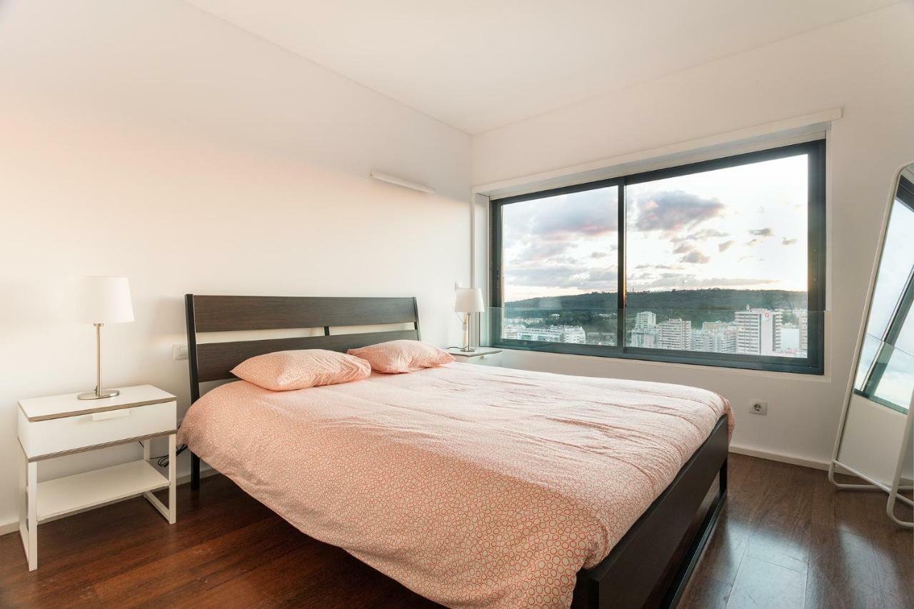 Skyscraper Riverview Lisbon With Indoor Pool 外观 照片
