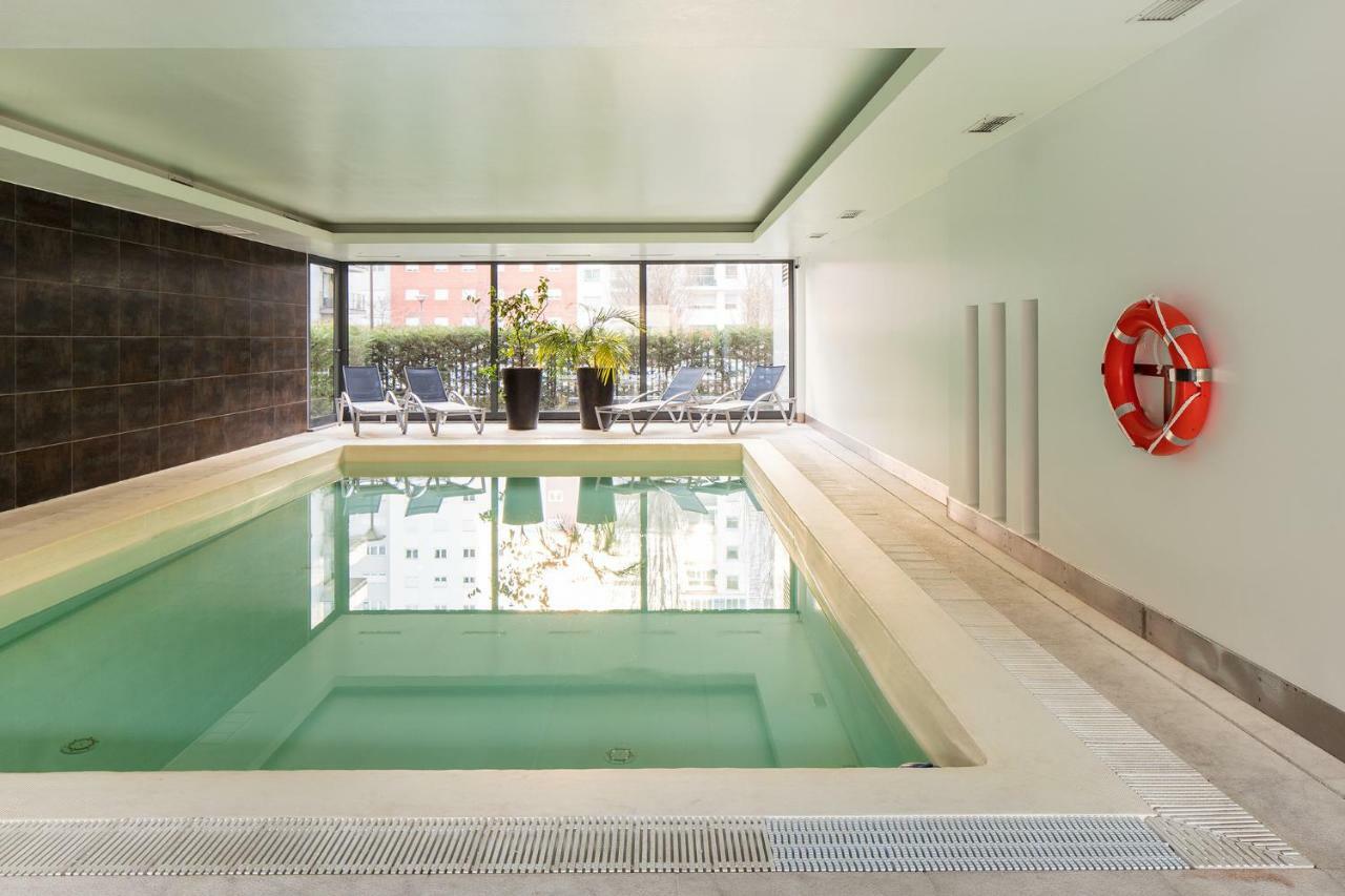Skyscraper Riverview Lisbon With Indoor Pool 外观 照片